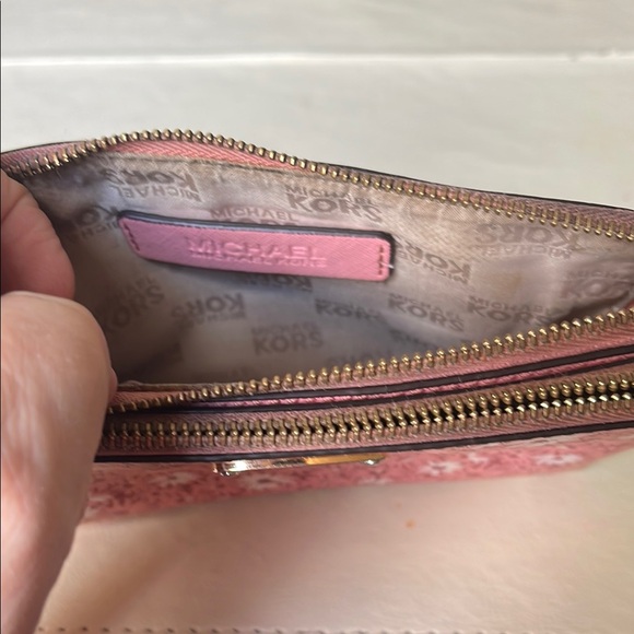 #Michael Kors Pink Floral Wristlet - Picture 4 of 11